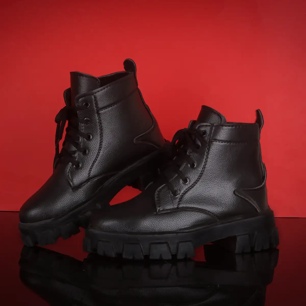 نیم بوت زنانه مشکی مدل 2 Roxana